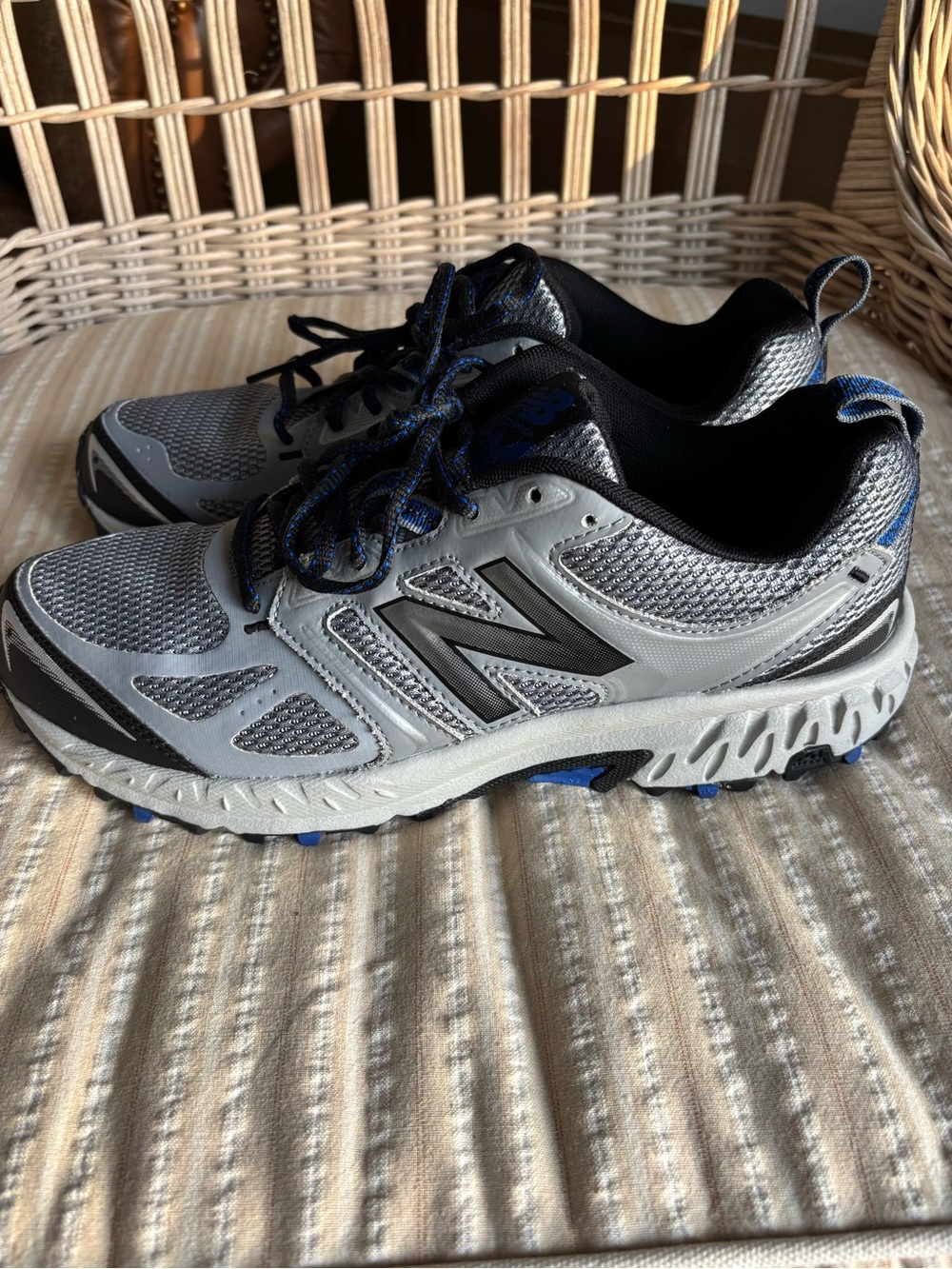 New Balance Trail Running Shoes Gray Blue Mens 8.5 MTE412K3 Hiking Athletic - Picture 3 of 9
